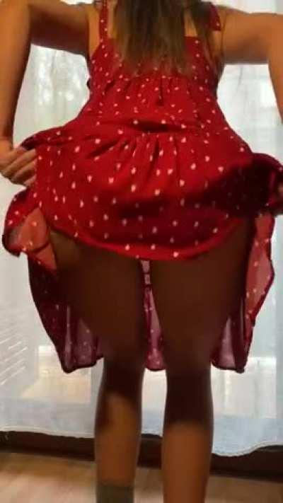 This little slut forgot to wear panties