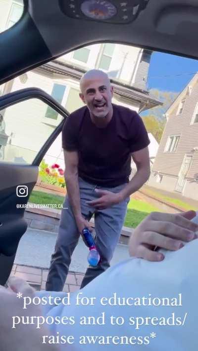 This 🤡 works with children 😳 