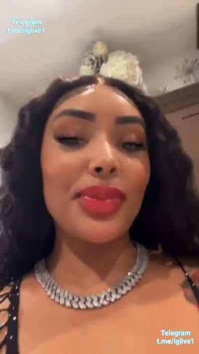 Her boobs give me life dawg I SWEAR🥴😅