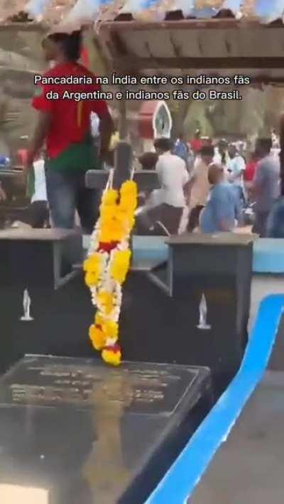 Fight between fans of Brazil and Argentina in INDIA 😳😳😳