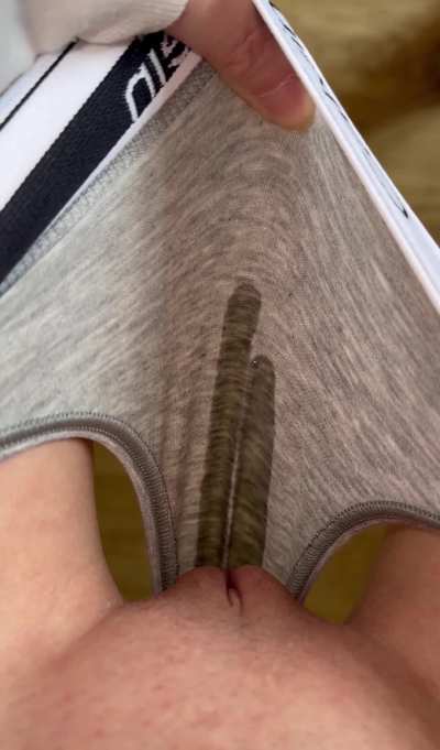 pissing my panties >~<