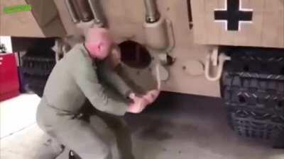 Hans start the tank or why repairs take so long