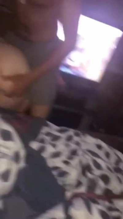 When the parent are out 😮