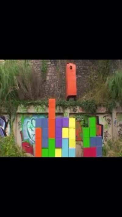 Every block gangster until he jumps