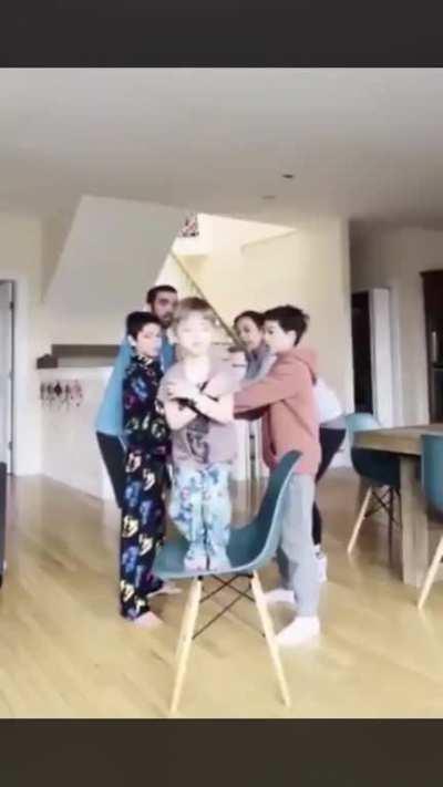 This kid clearly don’t know how you’re suppose to play