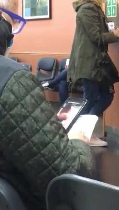 Visto en un consultorio en CABA #Culonavirus