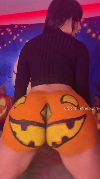 I would like to put this pumpkin cake on your face ;) [f]