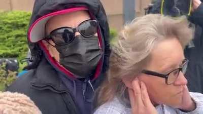 This guy blew a whistle while Marjorie Taylor Greene tried to have a newsconfrence at the DC jail for the PaTrIoTs