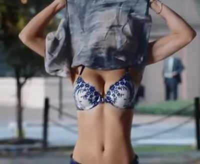 Good way to hide your face and the beautiful eyes