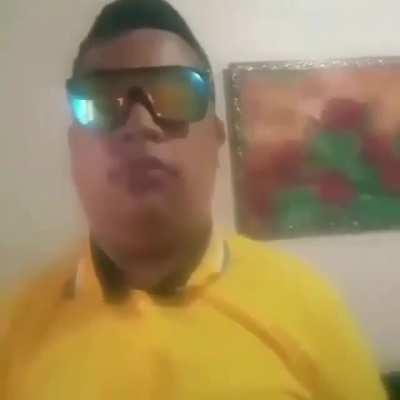 se especula que essa besta enjaulada se chama jhohuevertérios