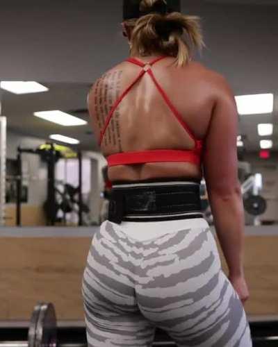 Sexy Canadian Kiera ( IG : kedfit ) Her booty is so perfect