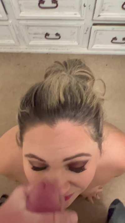 I’m dreaming of a white cum covered Christmas!