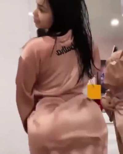 Dream Doll ass clapping 