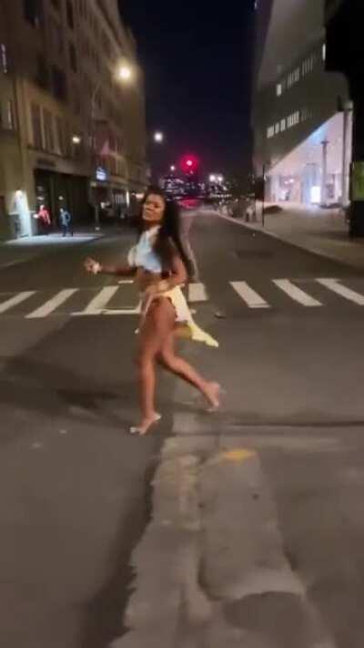 F^ck a pic, I need them cheeks lol