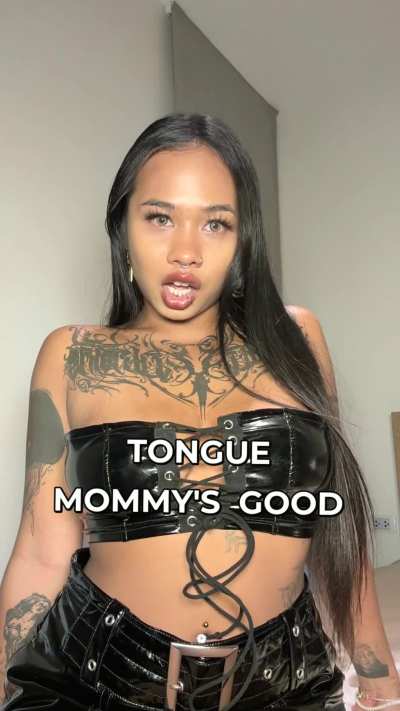 hey you, wanna see me play naughty tonight?
