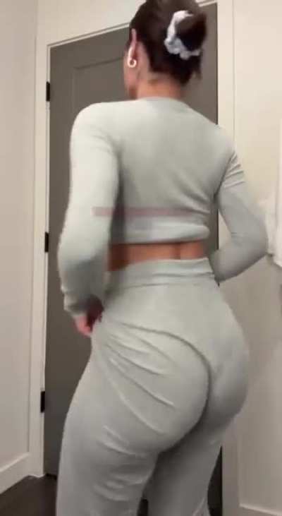 Angela Alvarez @444angii twerk 🍑 compilation