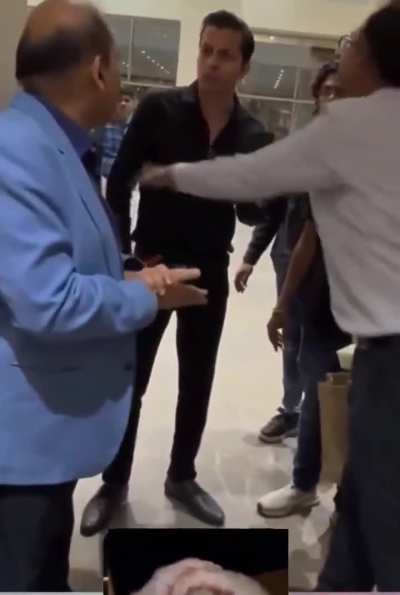 Customer and Restaurant staff over they served Non-Veg food to Jain Family, Raipur CG