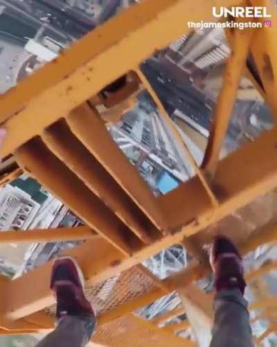 Amazing parkour from James Kingston and Simon Nogueira