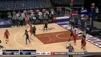 [Highlight] Jaxson Hayes buries the triple