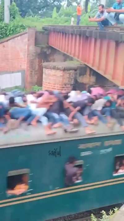 Packed Bangladesh train (safe for work)