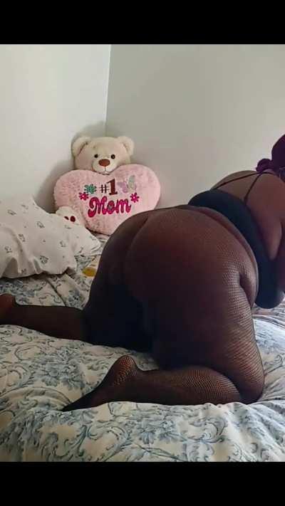 Can I shake it for you? Click and play with me🍑🫵🏾🍆👅🔥😻🫦👇🏾