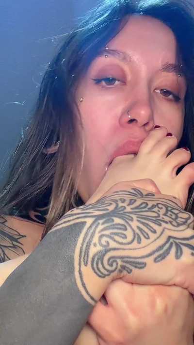 suck my feet while I suck your cock