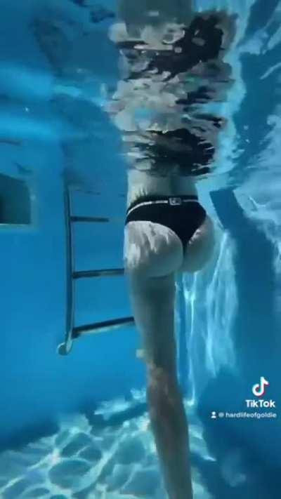 @hardlifeofgoldie Jiggle jiggle