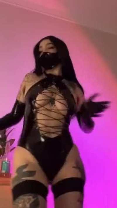 latex is the best outfit for domme