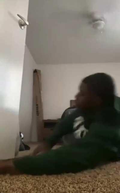 to do a clapping push up