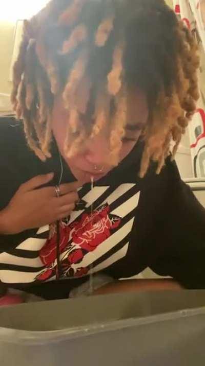 not into this kinda thing but heres me throwing up just now