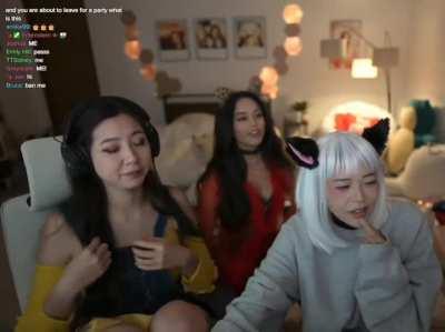 Leslie, Miyoung and Valkyrae costumes 🥵