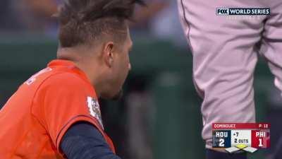 [Highlight] [Highlight] Phillies get Gurriel in a rundown at 3rd and throw him out to get the second out in the 7th inning!