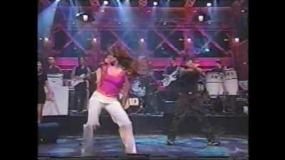 Jennifer at SNL - Play (2001)