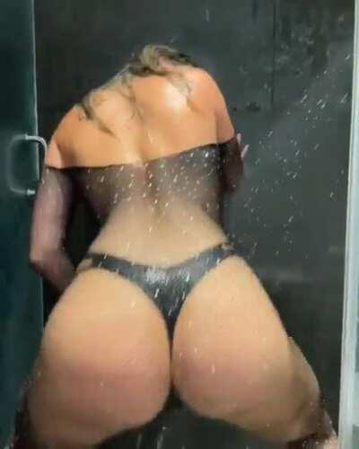 Come on boyzzzz let's do this we need her content here so boyzzz get together and post her stuff here!!!!!!! I can create a Telegram group if you are down as well!!!!!!!! Come one !!!!!!!!!