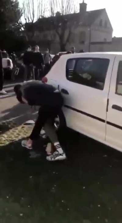 2vs2 fight in France. Lol they care more about their masks than about trying to fight back