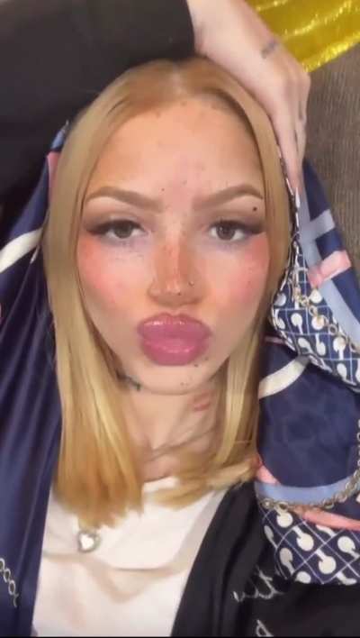 Who else wants to slap their dick on those fat lips?