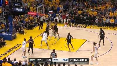 [Highlight] Jordan Poole crosses Trey Lyles, then crosses himself, and then crosses Trey Lyles again to drop the dime to Kevon Looney for the Warriors 9-0 run