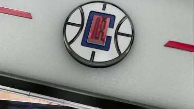 [Highlight] Rondo comes from the baseline to double Jokic, Jokic spots Rondo and realizes what’s happening, flings a no look pass to Rondo’s man for an open 3