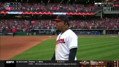 [Highlight] [Highlight] Emmanuel Clase closes out the game by getting Randy Arozarena to fly out to left, the Guardians take a 1-0 lead against the Rays.