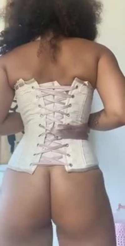 Just a cute little cum slut waiting to be filled up 💖