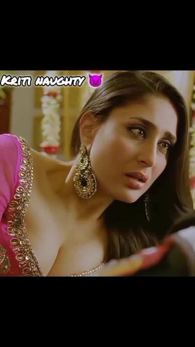 Her expressions aahh Kareena