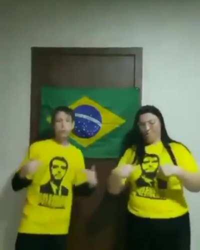 Essa ea arma que os ditadores do sub temem pois reza a lenda que quem assistir até o final tem uma morte dolorosa