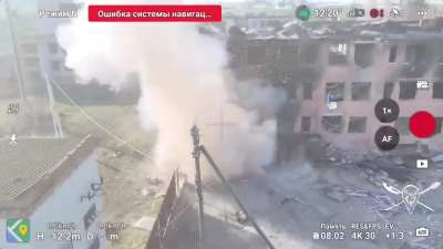 Russian FPV drones target Ukrainian infantry sheltering inside building, Kursk 