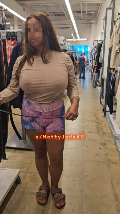 I'm the perfect wife to go shopping with 