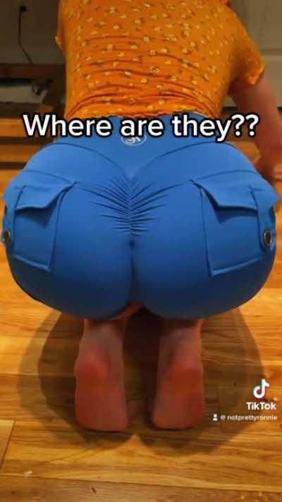 Can you find my glasses for me?🫢 @notprettyronnie