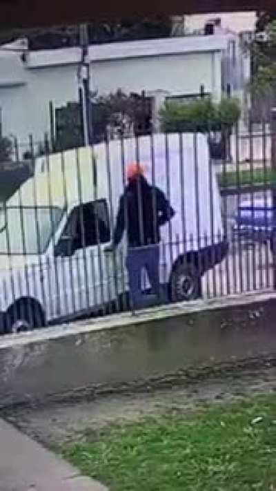 Robo de auto en 30 segundos , barrio Sayago