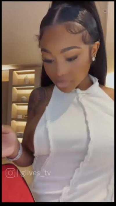 Twerking and Nip Slip Loop Video