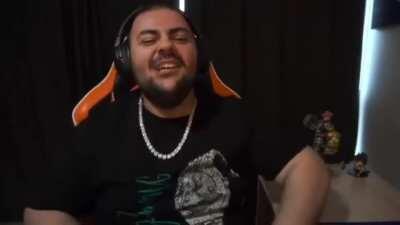 ASKILIKTA ŞAPKA YOKTUR