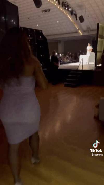 Serena Williams booty in a nice dress