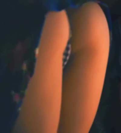 Ali Cobrin in American Reunion 